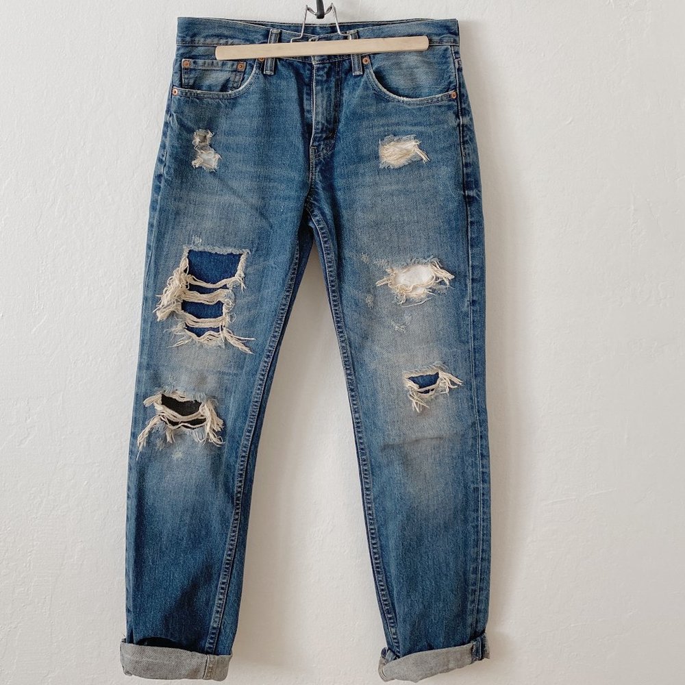 Levis Distressed 511 size 27, 31x32
